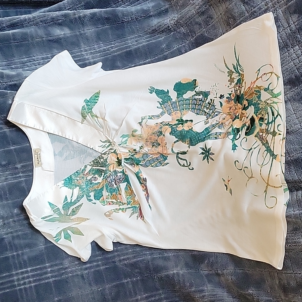 One World Top. Size M - Picture 2 of 4